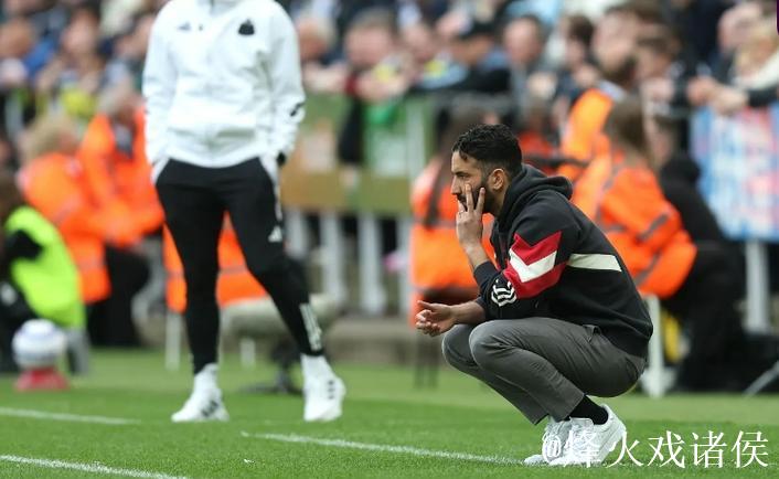 詹俊:阿莫林尝试变阵442风险过高,本场效果不佳 詹俊:阿莫林尝试变阵442风险过高,本场效果不佳