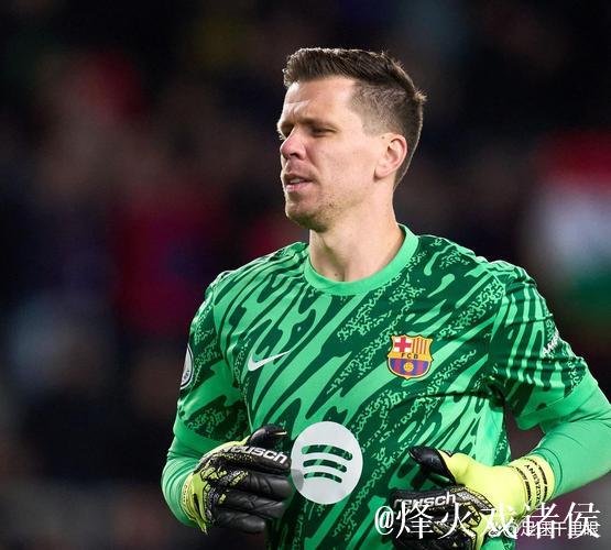 因肠胃炎缺席，巴萨宣布什琴斯尼无缘对阵奥萨苏纳